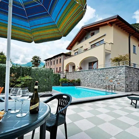 Sleeps 6 Pool Air Con Domaso